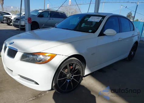 2006 BMW 325I z USA, uszkodzony, nr VIN WBAVB135X6KX38993